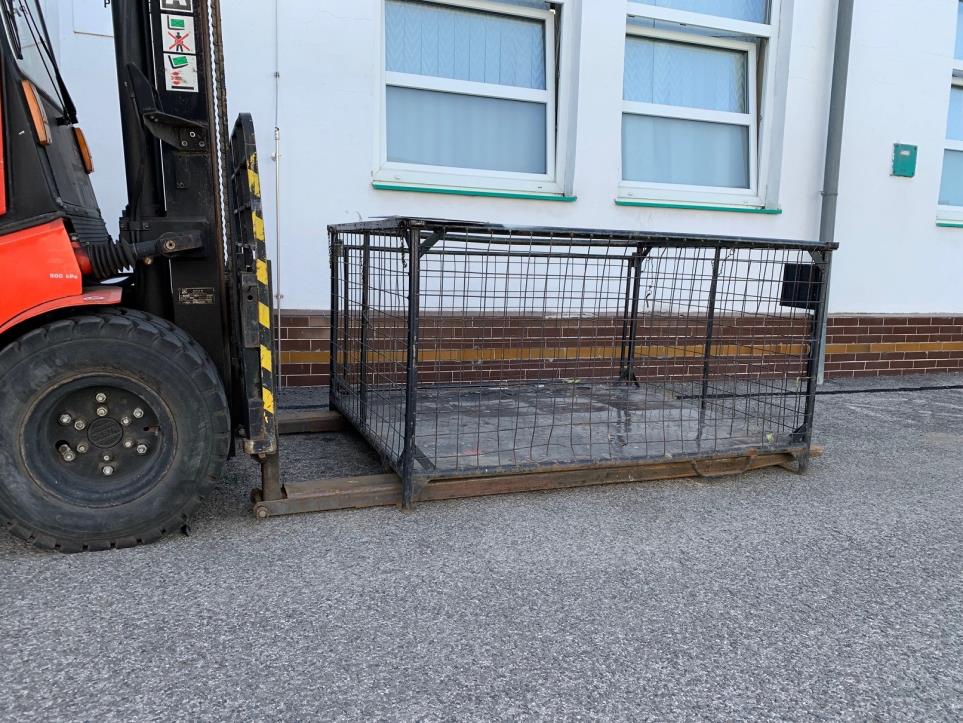 Metal working machines and work equipment (safety shoes)-5